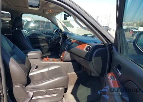 2013 Chevrolet Suburban C1500 Ltz из США, поврежденный, VIN 1GNSCKE05DR143040
